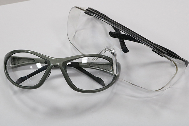 ゴーグルの着用のイメージ写真